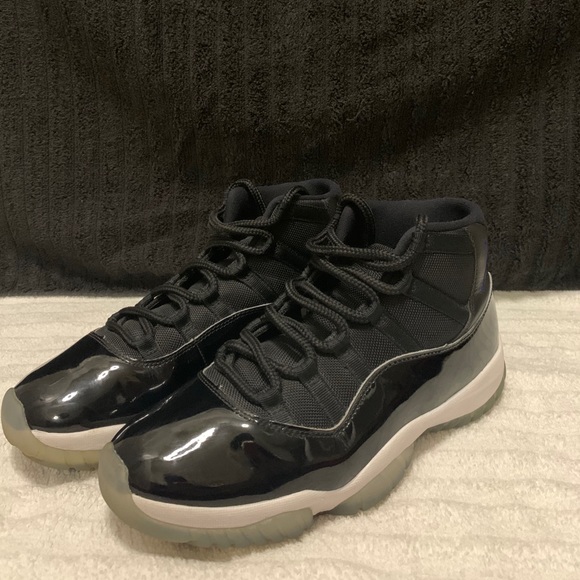 Space jam Jordan 11 size 9.5 (no box) - Picture 2 of 4